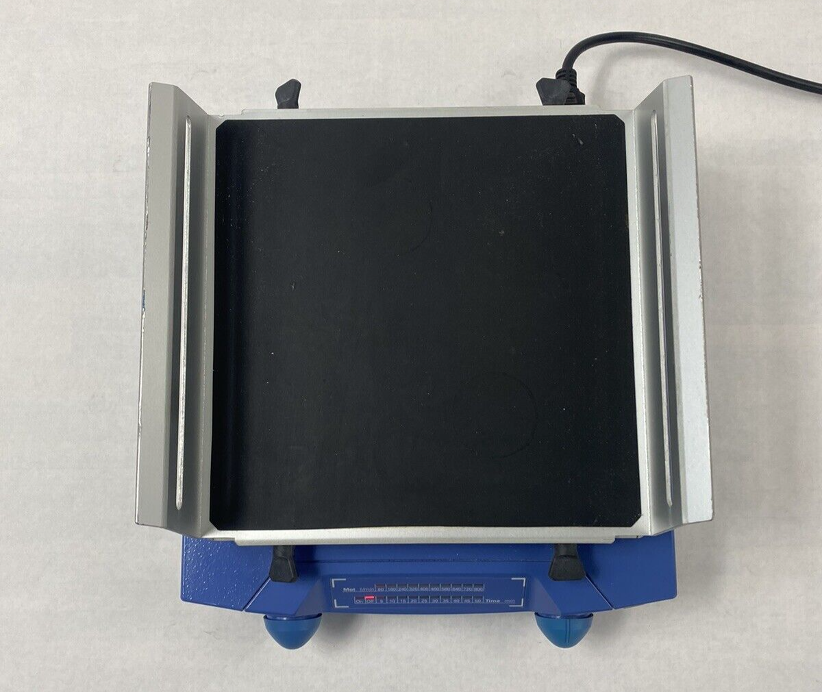 IKA KS 130 B S1 Low Profile Orbital Laboratory Shaker Power Tested No Power Cord
