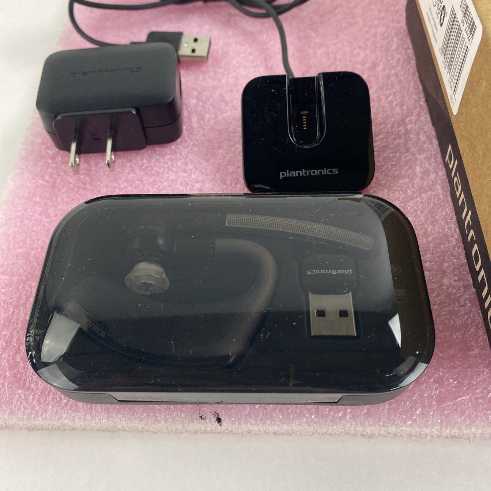 Plantronics B235 Voyager Legend UC Bluetooth Headset and Charging Case Untested4