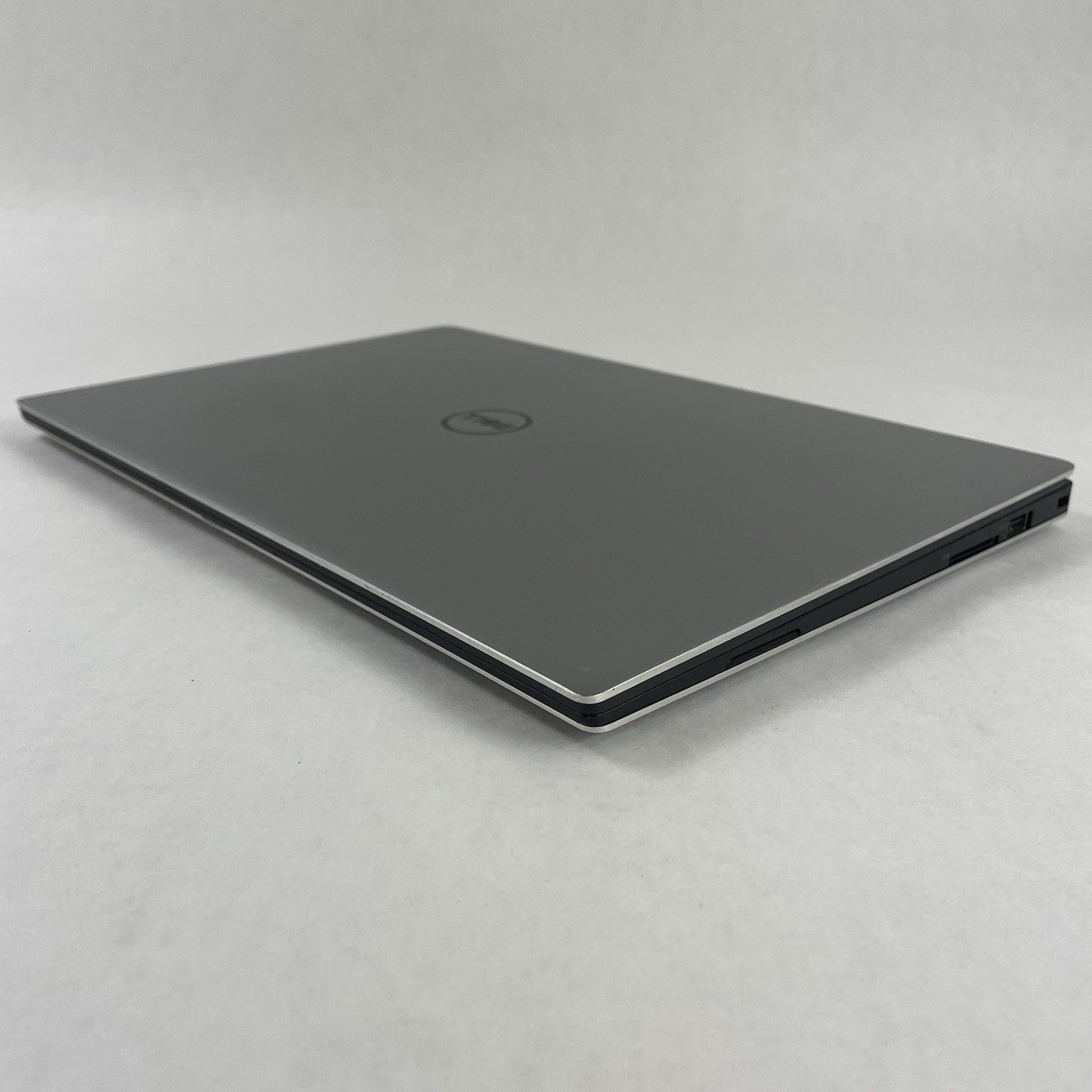 Dell XPS 13 9360 13.3" i5-7200U 2.50 GHz 4 GB RAM No SSD/OS/AC/Battery11