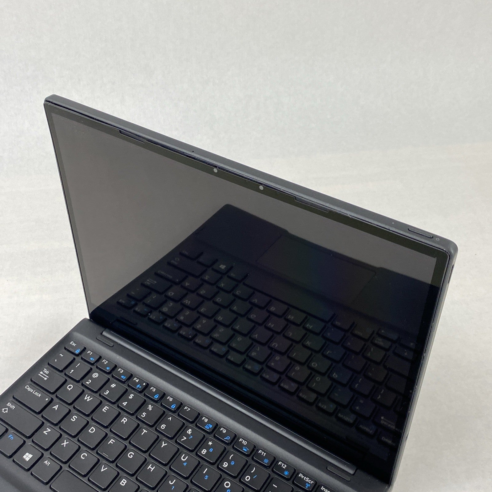 Dell Latitude 7285 12.3" Touch i5-7Y57 1.20 GHz 8 GB RAM No HDD No OS