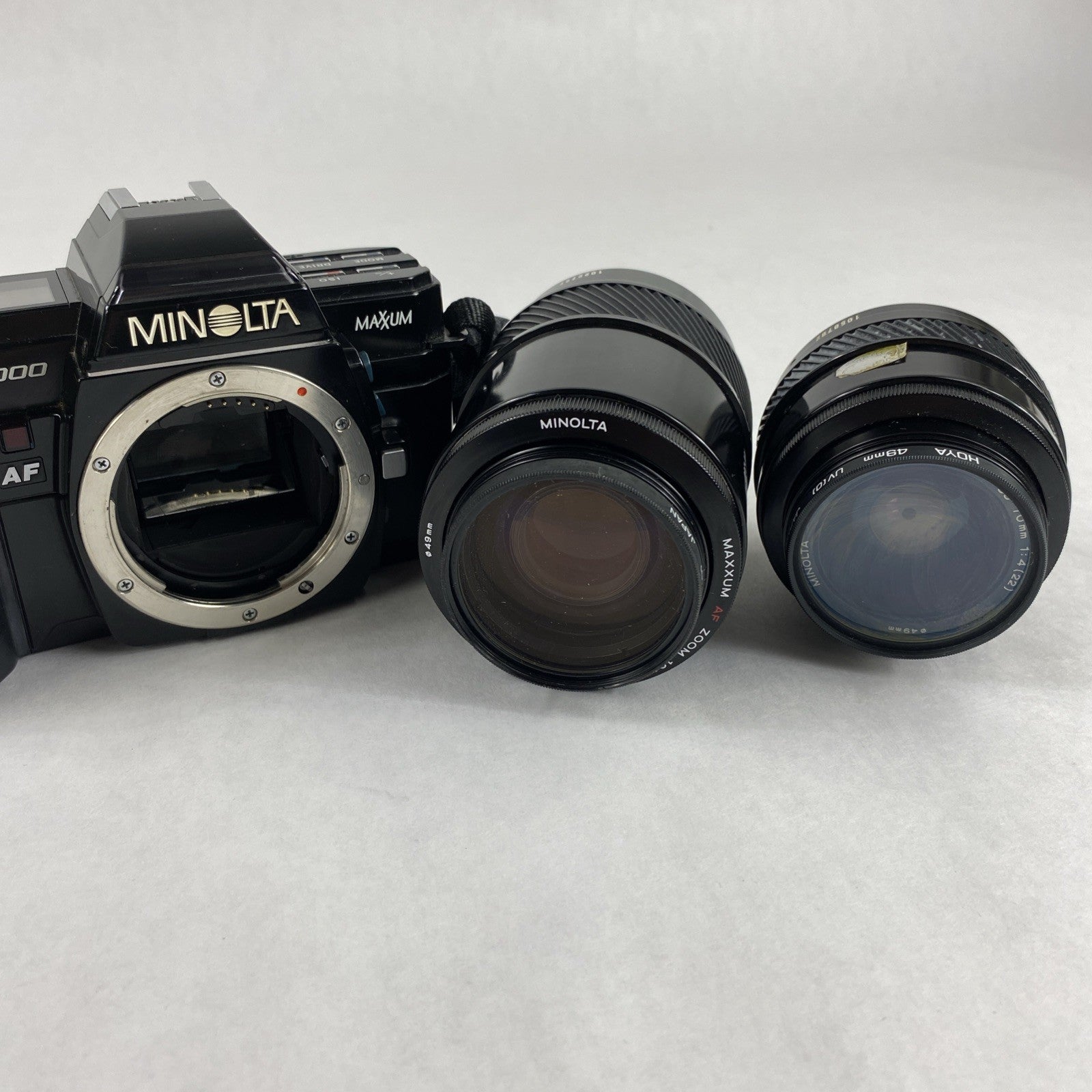 Minolta Maxxum 7000 AF SLR 35mm Film Camera With Extra Lens and Flash Attachment23