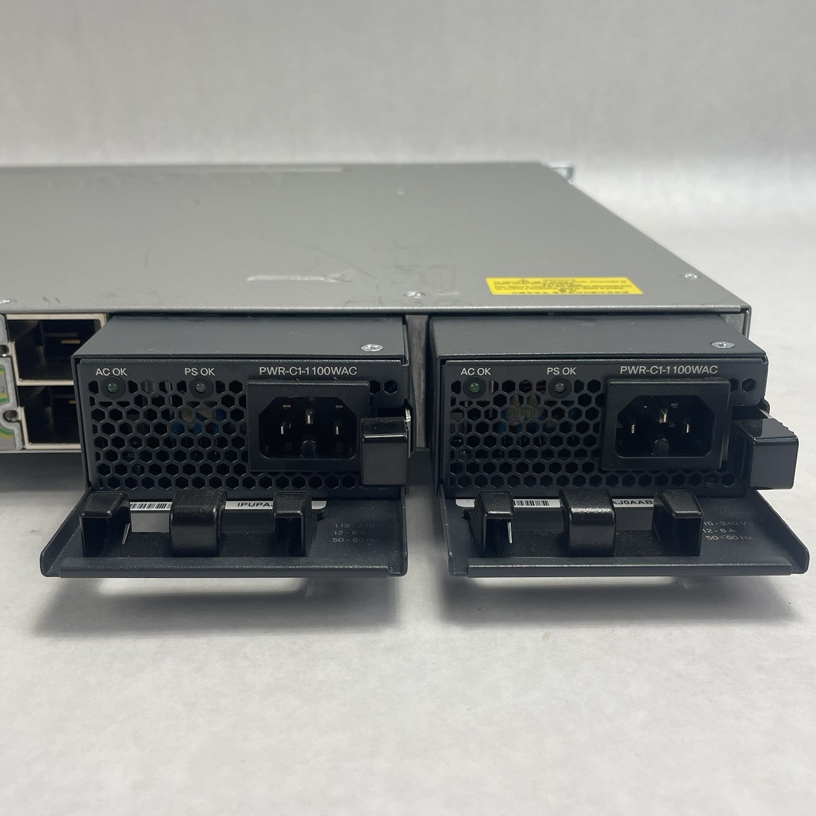 Cisco WS-C3850-48P-S 48 V07 Port Switch 1x 1100W PSU 2x 10Gig Tested & Reset9
