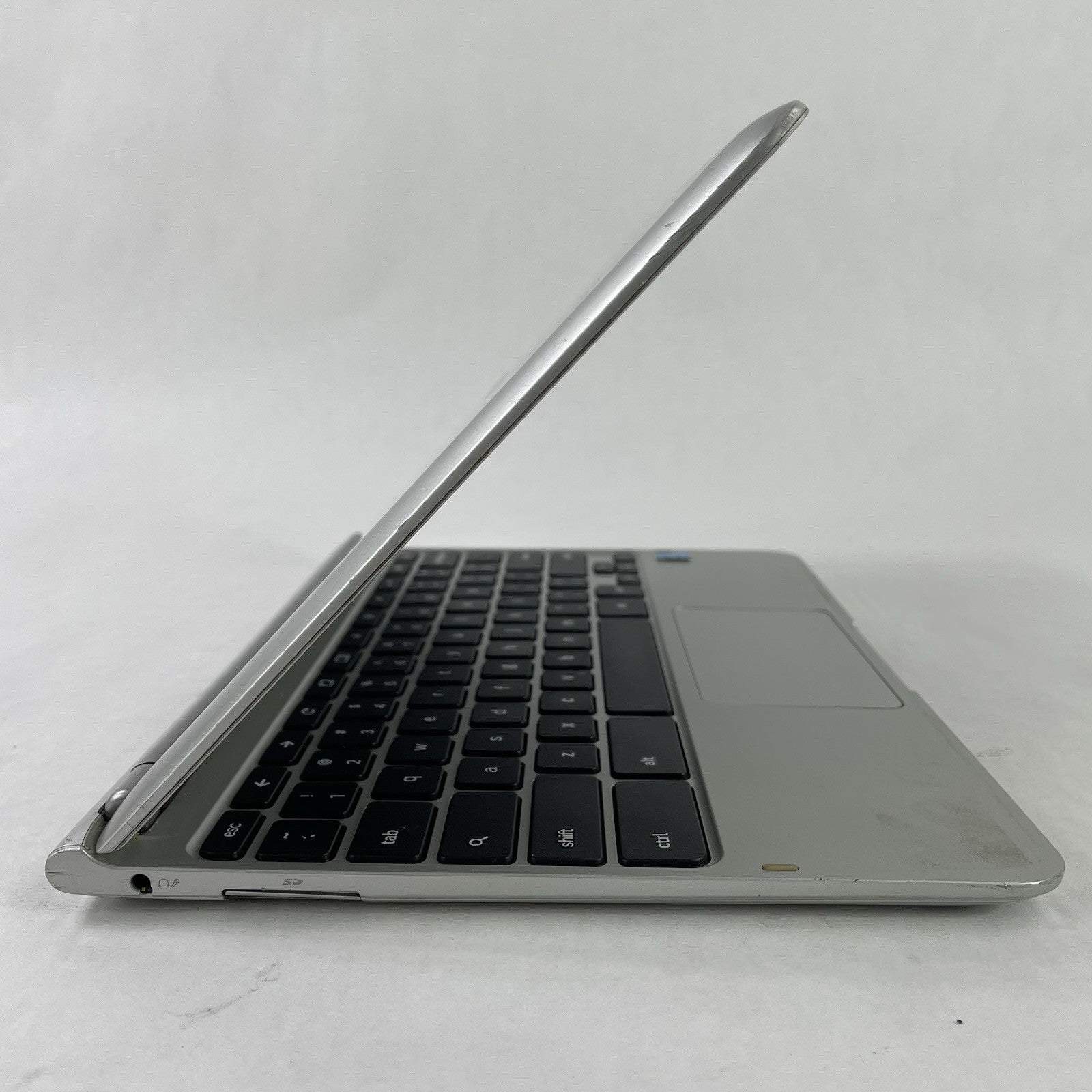 Samsung XE303C12 11.6" ARM V7 rev4 2 GB RAM 16 GB Storage No AC4