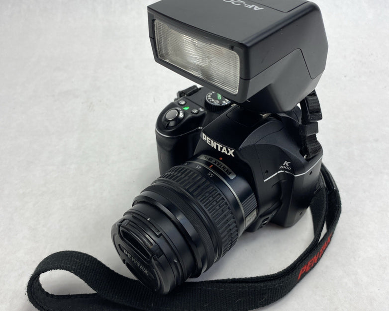 Pentax K2000 DSLR 10.2 MP Digital Camera With Bag And Flash No Cable - Tested