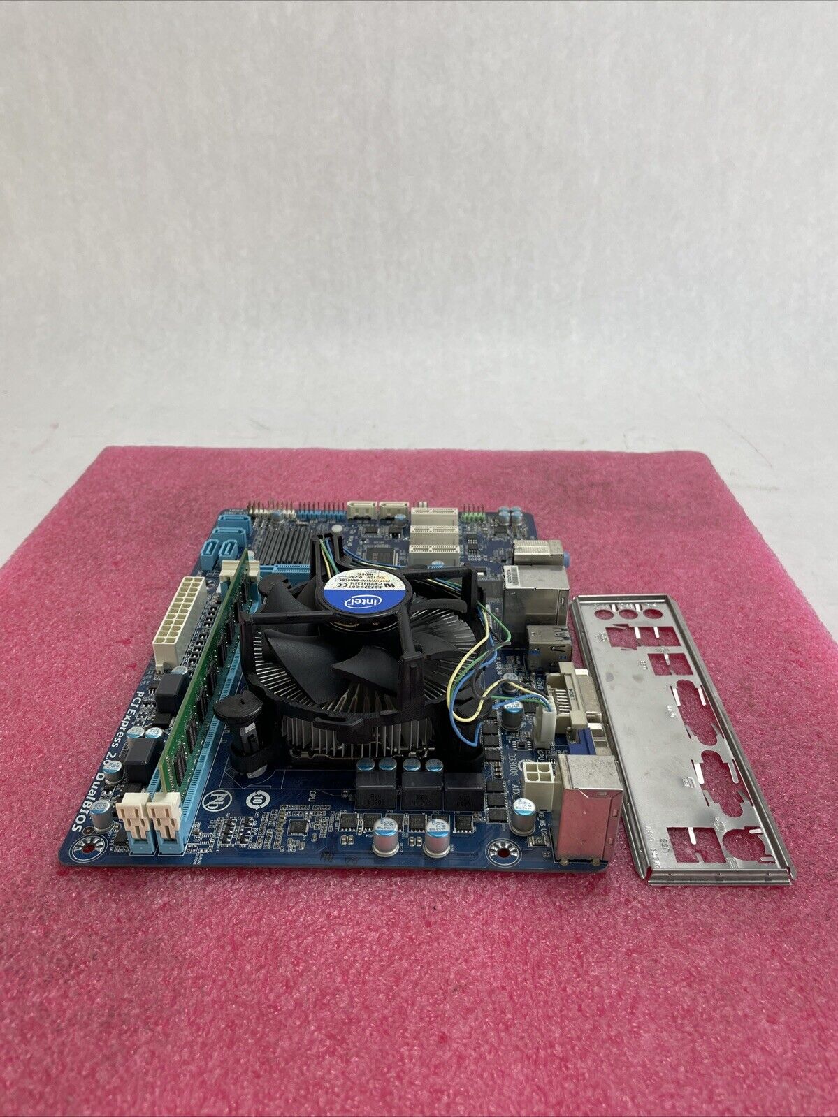 Gigabyte H61MA-D3V Motherboard Intel Pentium G850 2.9GHz 4GB RAM w/Shield