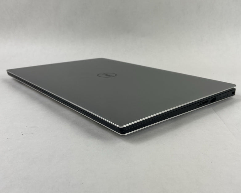 Dell XPS 15 9560 15.6" i7-7700HQ 2.80 GHz 8 GB RAM No SSD/OS/AC