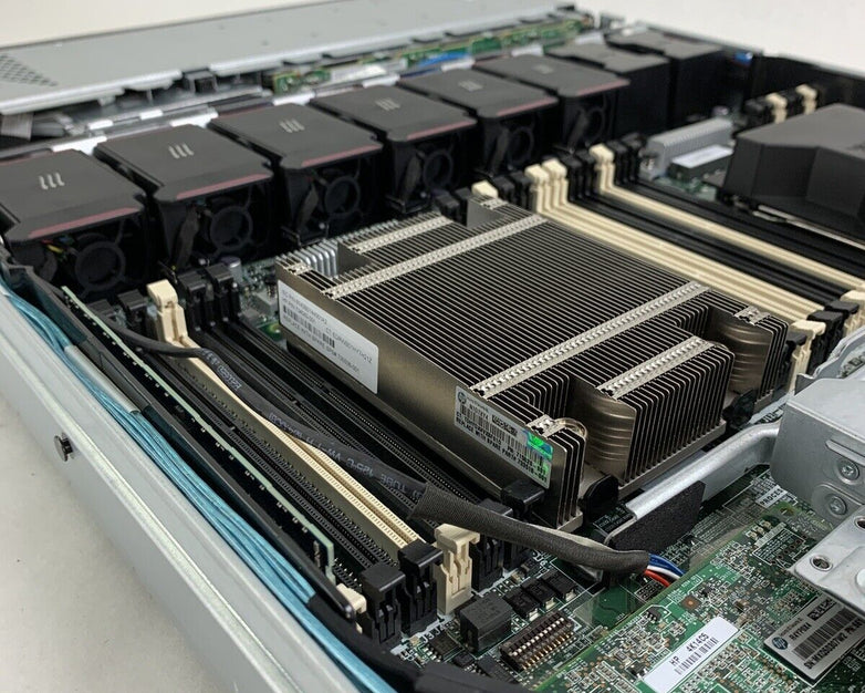 HP ProLiant DL360p Gen8 Xeon E5-2609 V2 2.5 GHz 8 GB RAM No OS No HDD