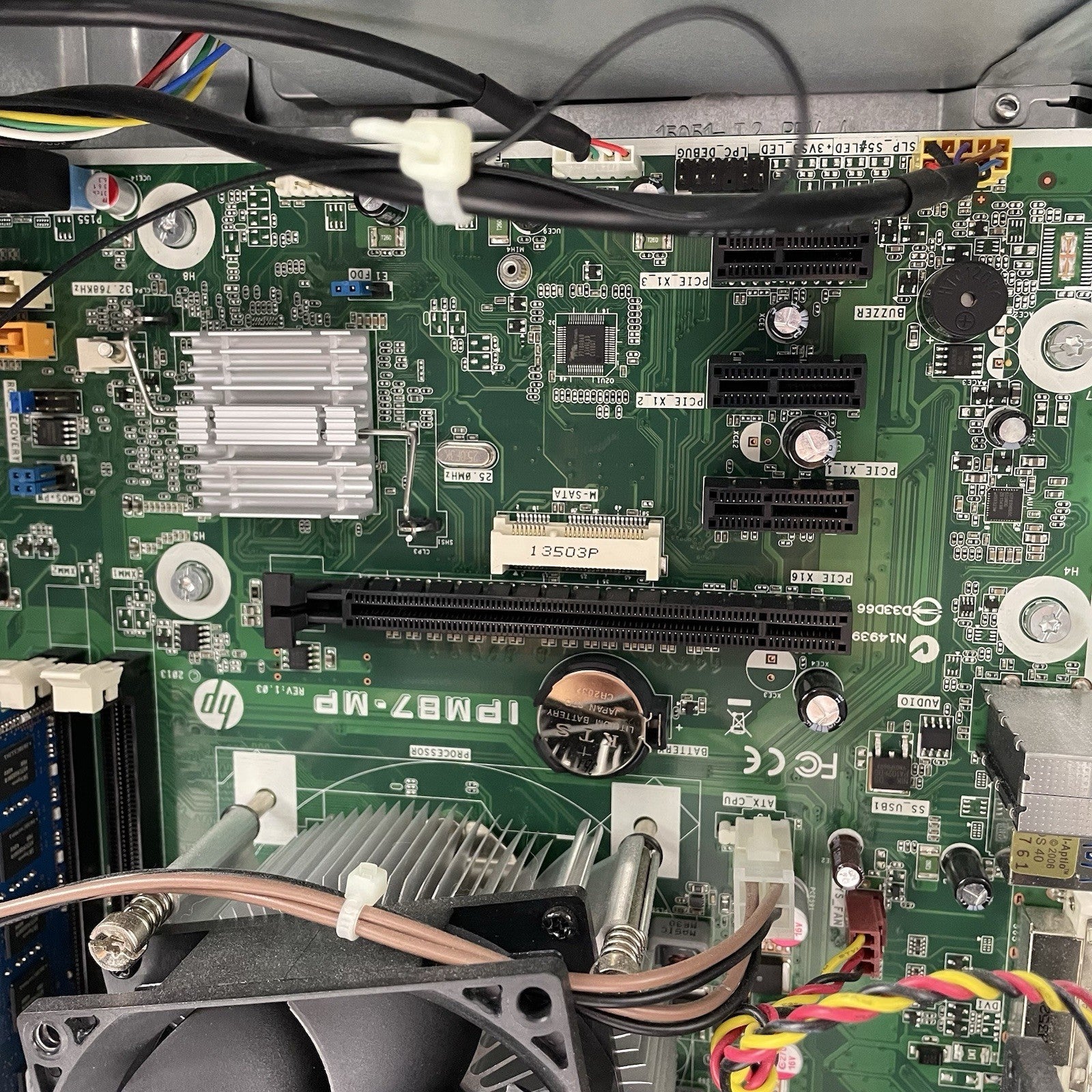 HP Pavilion 500-223 MT Intel Core i3-4130 3.4 GHz 8 GB RAM No HDD No OS