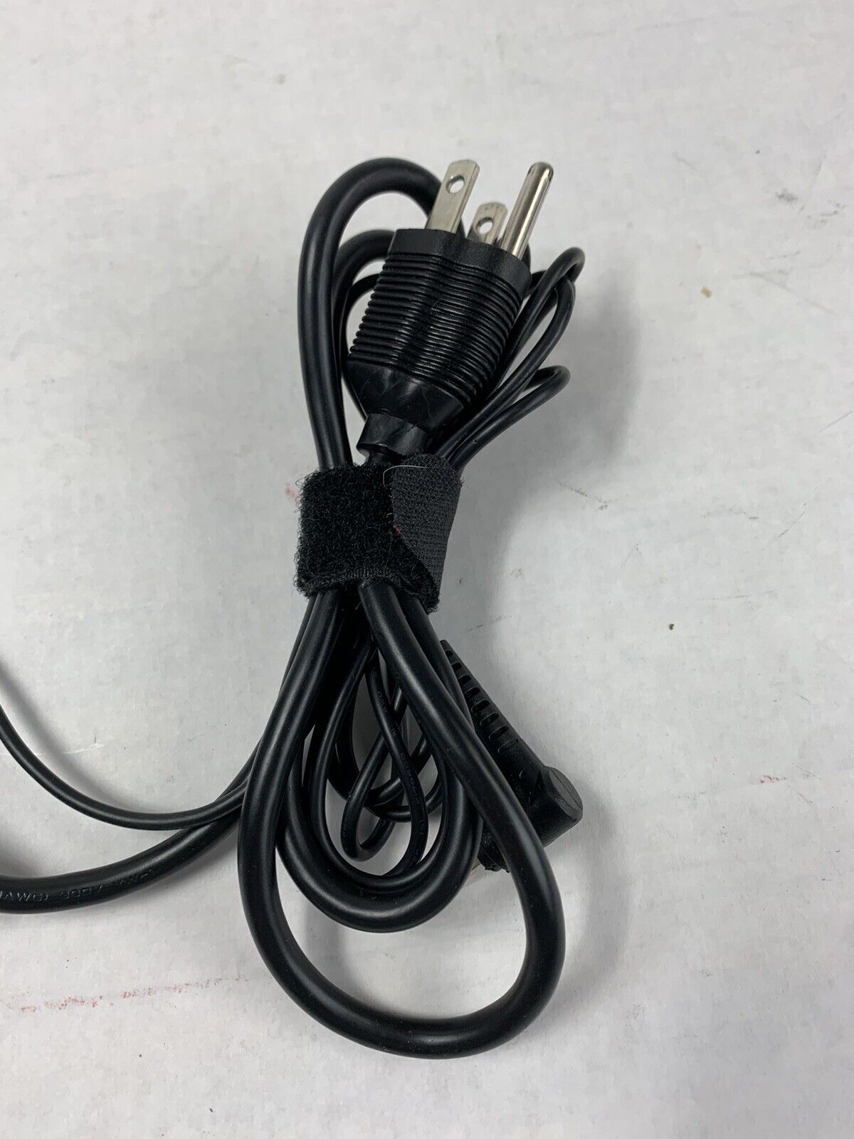 Lot of 100 Asus ADP-40KD BB AC Adapter  40W 19V 2.1A Tip 4.0mm