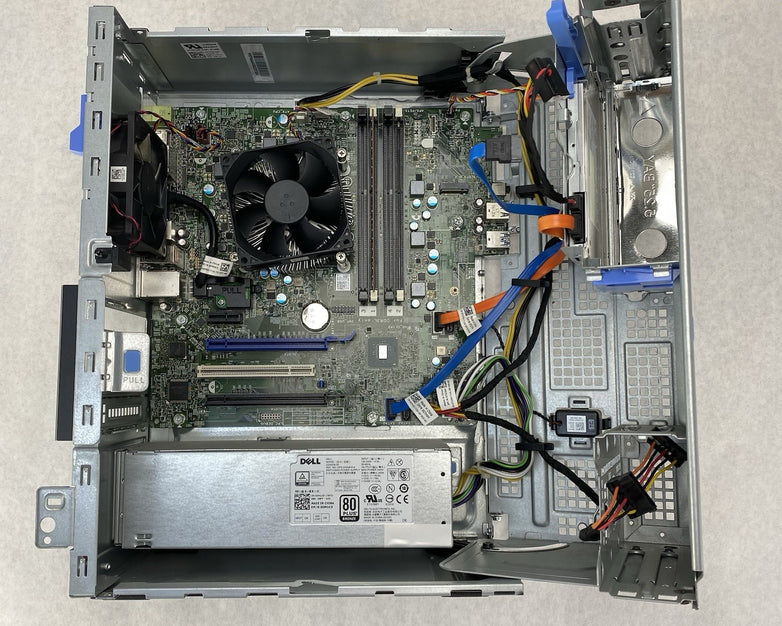 Lenovo ThinkCentre M900 SFF Intel Core i7-6700 3.4GHz 8GB RAM No HDD No OS