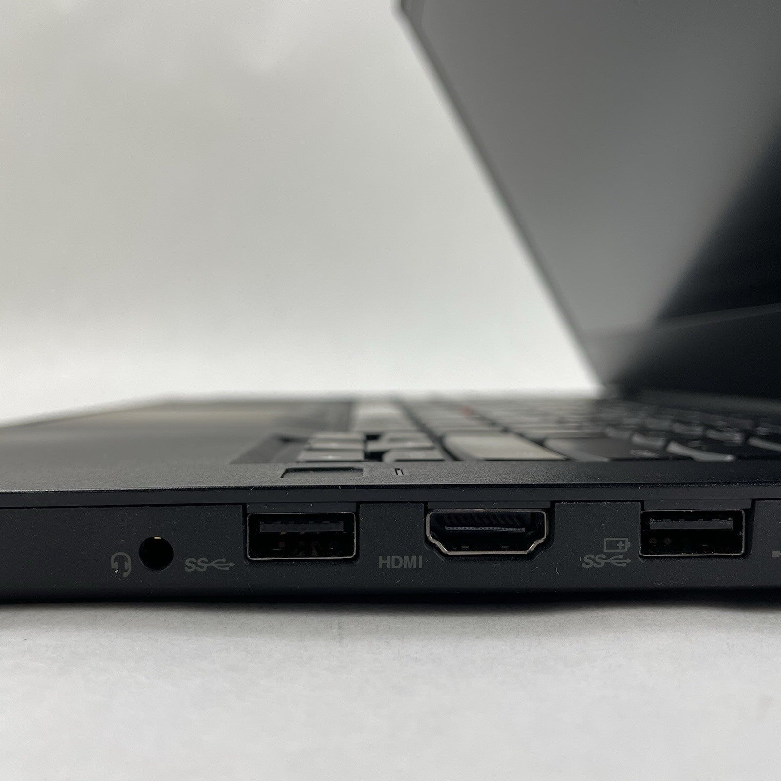 Lenovo ThinkPad T480 14" i5-8350U 1.70 GHz 8 GB RAM No SSD/OS/AC - Bad Bottom8