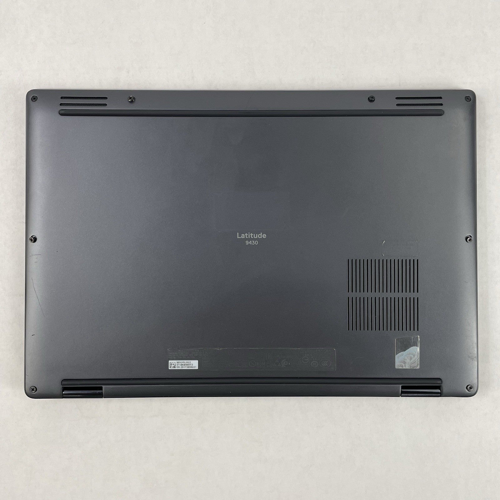 Dell Latitude 9430 14" i7-1265U 3.86 GHz 16 GB RAM No SSD/OS/AC - Bad Bottom13
