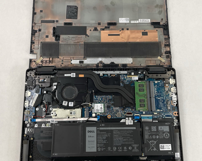 Dell Latitude 3520 15.6" i5-1145G7 2.60 GHz 8 GB RAM No SSD/OS/AC