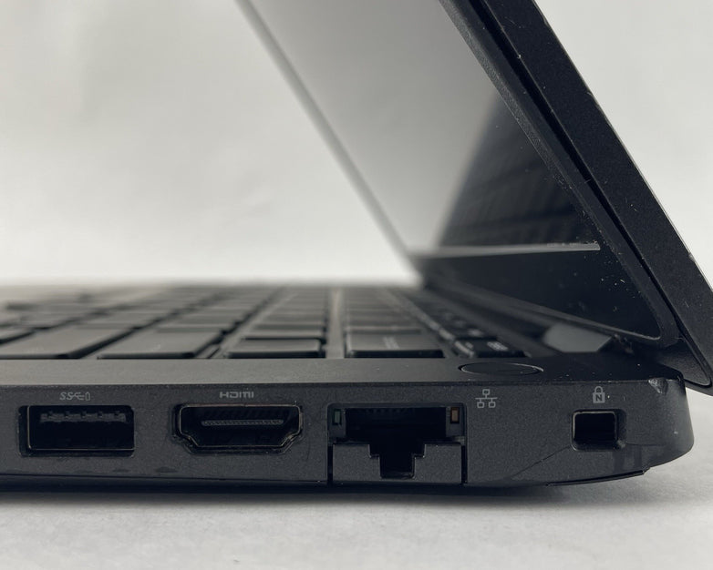 Dell Latitude 5400 14" i5-8365U 1.60 GHz 8 GB RAM No SSD/OS/AC/Batt- Bad Bottom