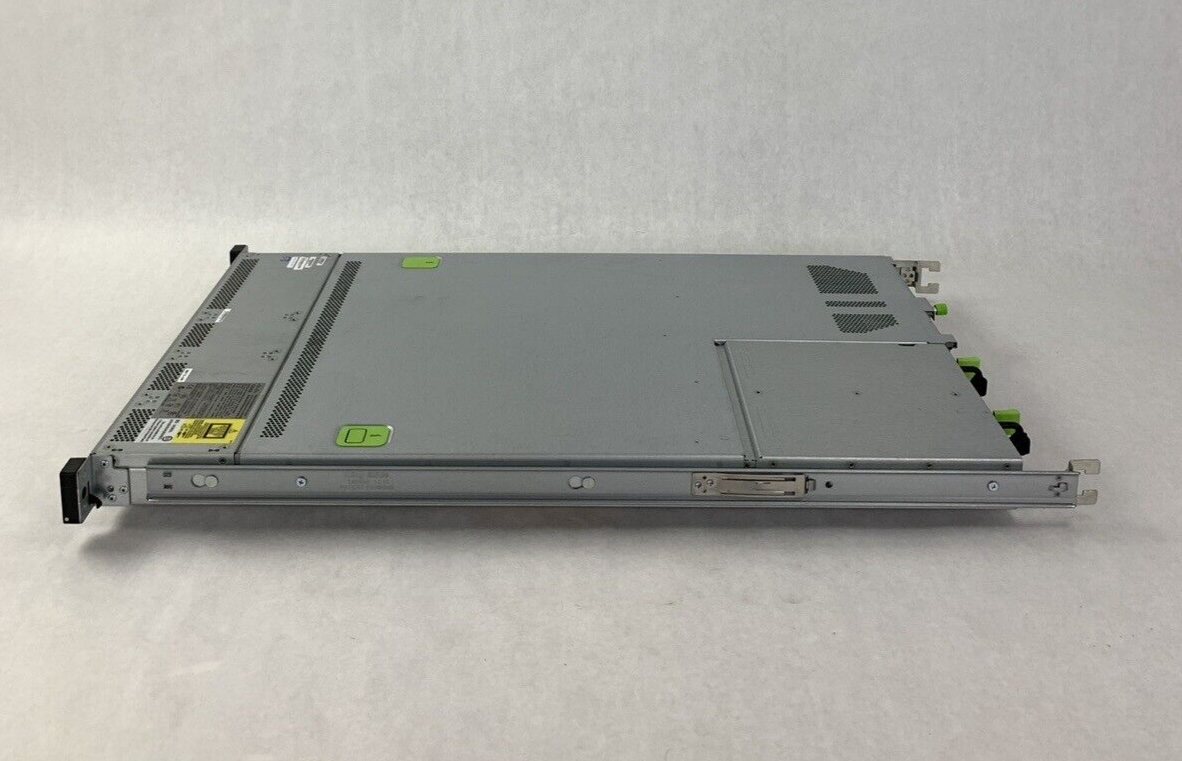 Cisco UCSC-C220-M3S V01 Xeon E5-2609 2.40 GHz  32 GB RAM No OS No HDD
