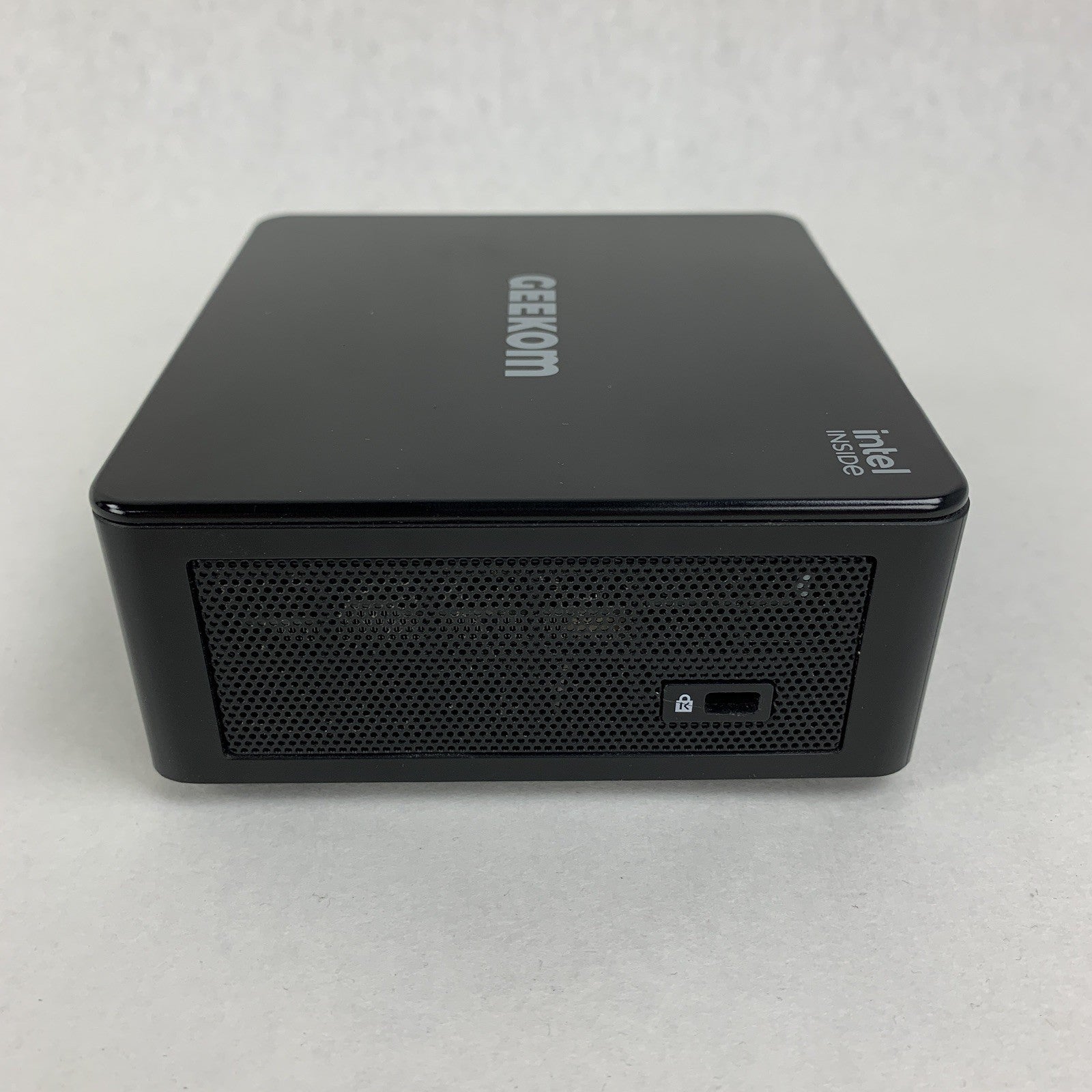 Geekom GM08i5T Mini PC Intel i5-8259U 2.3 GHz 16 GB RAM No OS No HDD No AC