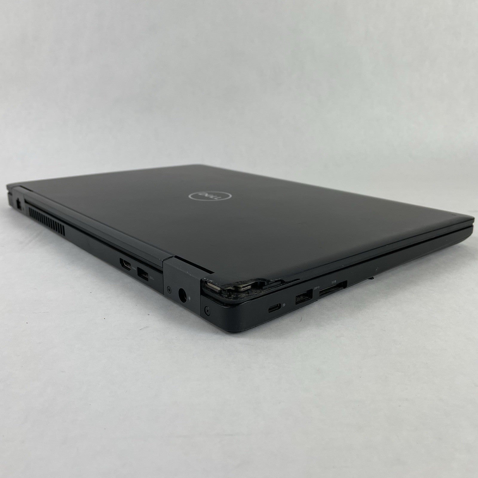 Dell Latitude 5590 15.6" i5-8250U 1.6 GHz 8GB RAM No SSD No OS - Bad Corner READ14