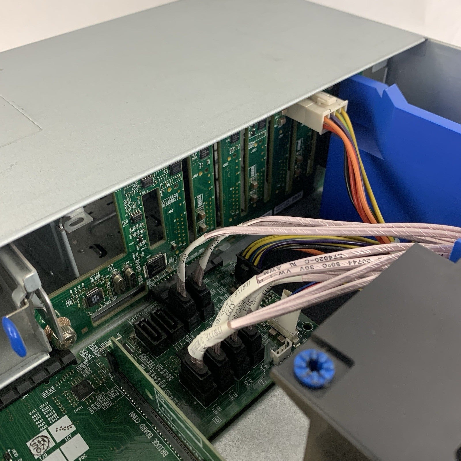 Intel SR2625 Server S5520UR Server 2x Xeon X5650 2.67 GHz 32 GB Ram No OS NO HDD13