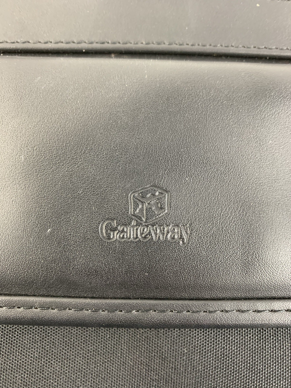 Gateway 15 inch Expandable Laptop Briefcase - Black8