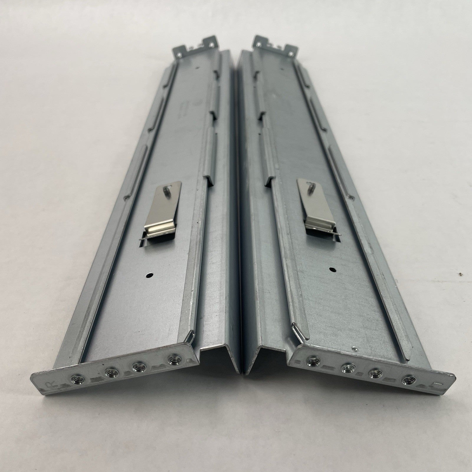 EMC Rack Mount Rail Kit 042-008-267 Mounting Rails Set1