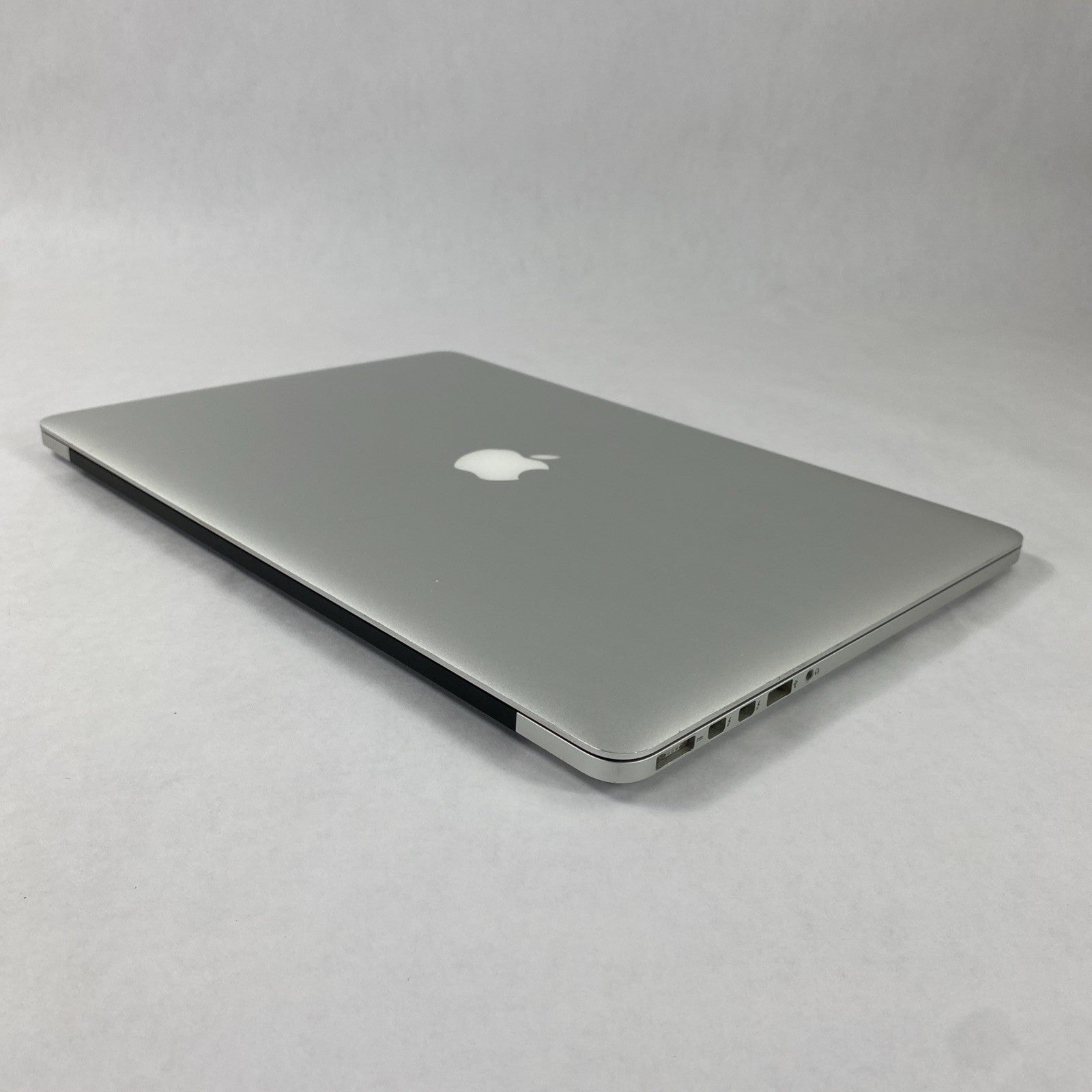 Apple MacBook Pro A1398 2013 Retina 15" 2.40 GHz i7 8GB RAM 250GB SSD os10.15.7