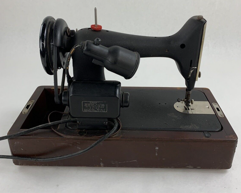 Singer Sewing Machine 15-7 Powers On Motor Runs Dried Belts