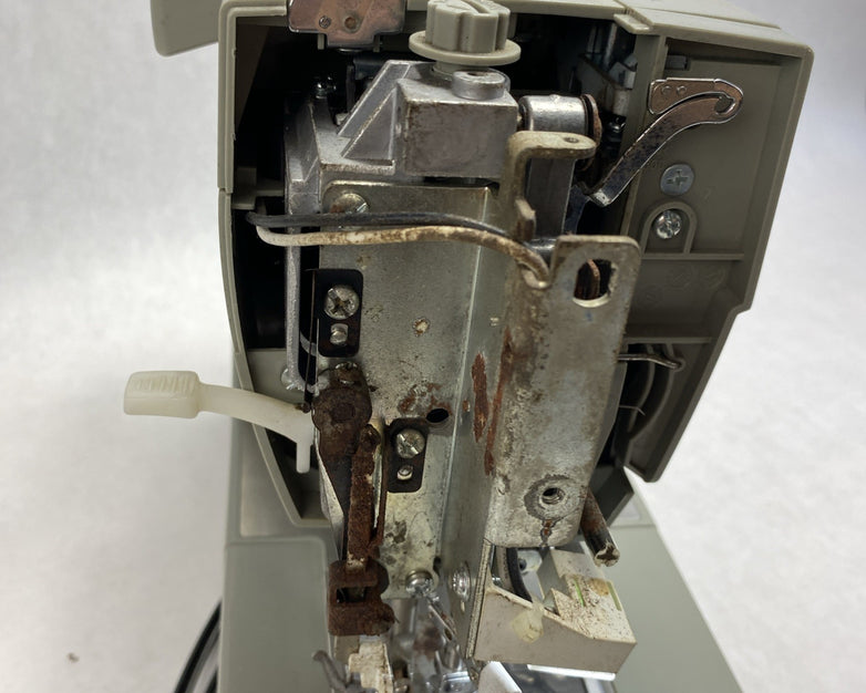 Singer 4452 Heavy Duty Sewing Machine With Pedal - For Parts or Repair