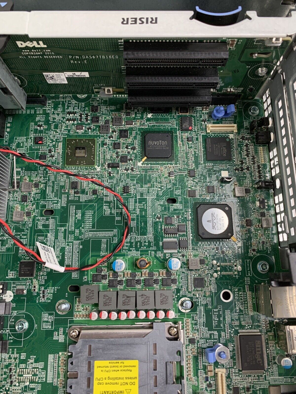 Dell PowerEdge R515 Server 1x AMD Opteron 4122 2.2 GHz 16 GB RAM No HDD No OS