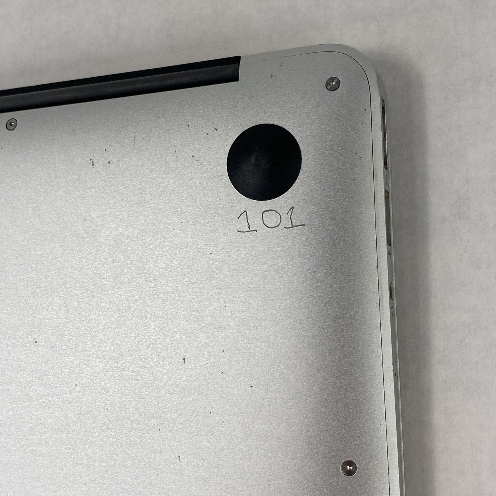 Apple A1465 MacBook Air 2013 11" 1.3Ghz i5 4GB RAM 120GB SSD macOS 11.7.1