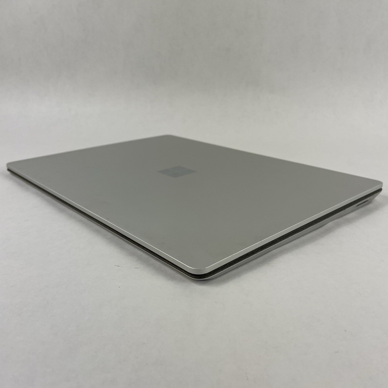 Microsoft Surface 13.3" i7-7660U 2.50 GHz 8 GB RAM 256GB SSD Win11 - READ10