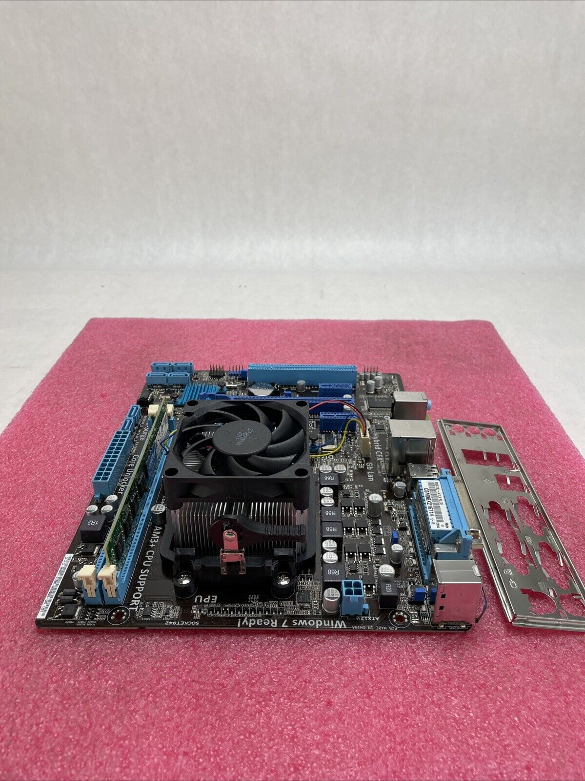 ASUS M5A7BL-MXL Plus Motherboard AMD Phenom 2 x6 1045T 2.7GHz 8GB RAM w/Shield