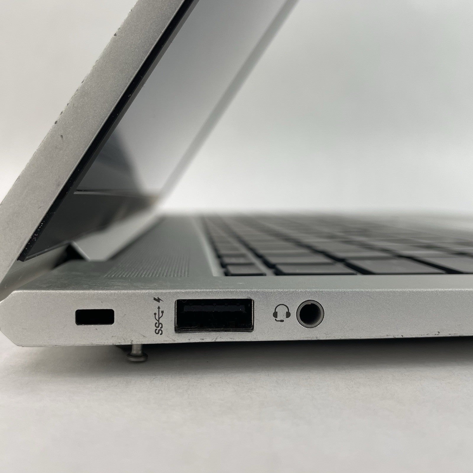 HP EliteBook 850 G8 15.6" i5-1145G7 2.60 GHz 8 GB RAM No SSD/OS/AC- Bent SC Slot5