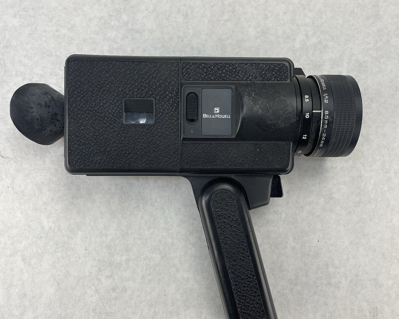 Bell & Howell  2123F Super 8 Hand Cam No Film - For Parts or Repair