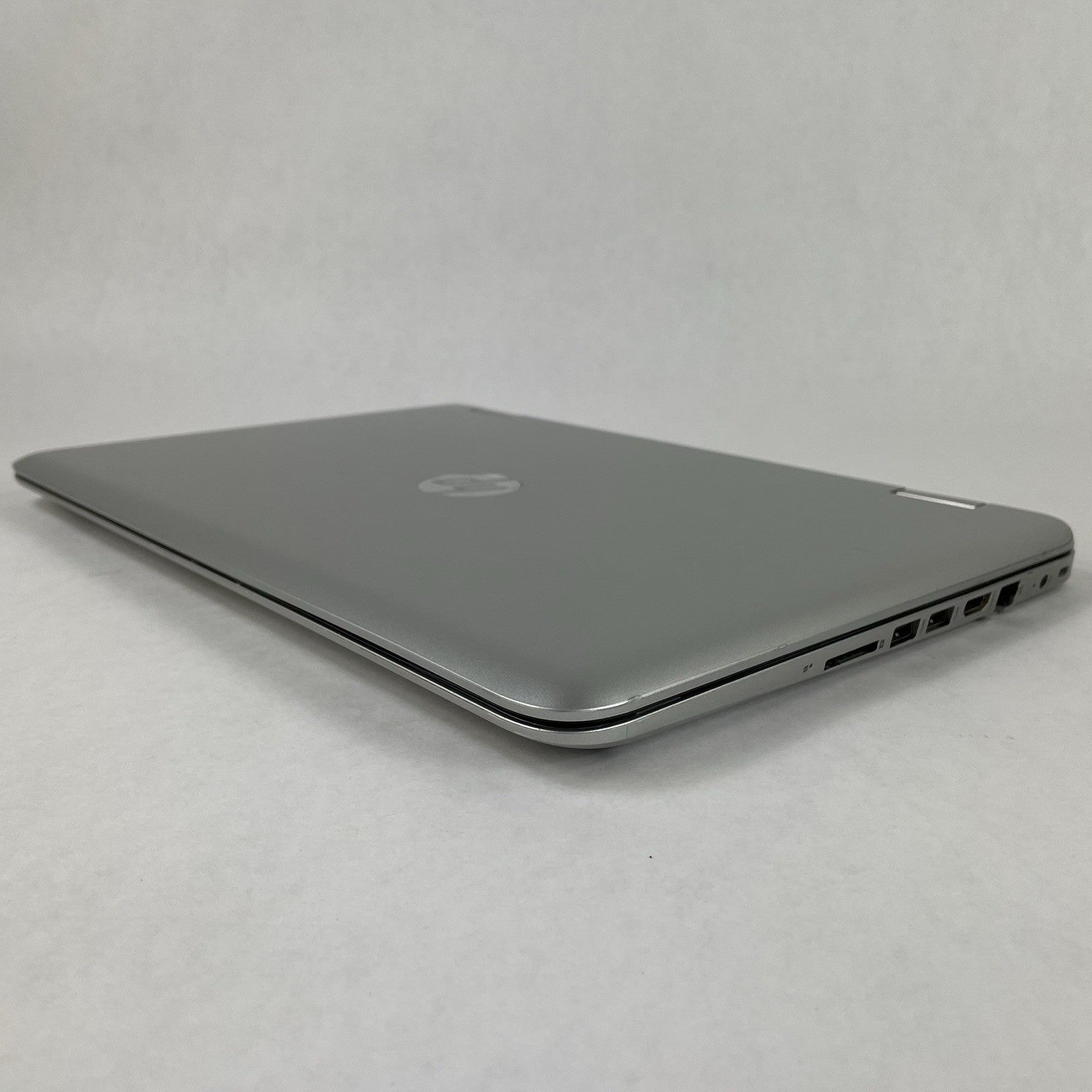 HP ENVY 15-u473cl 15.6" i5-6200U 2.30 GHz 12 GB RAM No SSD/OS/AC9