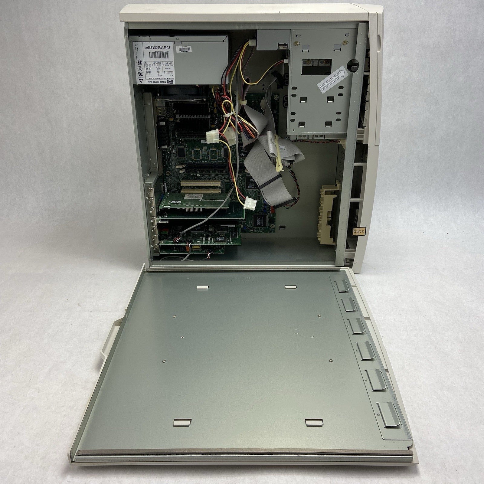 Gateway 2000 LP Mini-Tower Intel Pentium MMX 199MHz 32MB RAM No HDD No OS8