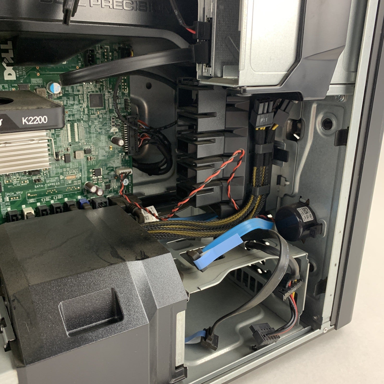 Dell Precision Tower 5810 E5-1620v3 3.5 GHz 32 GB RAM Quadro K2200 No HDD No OS