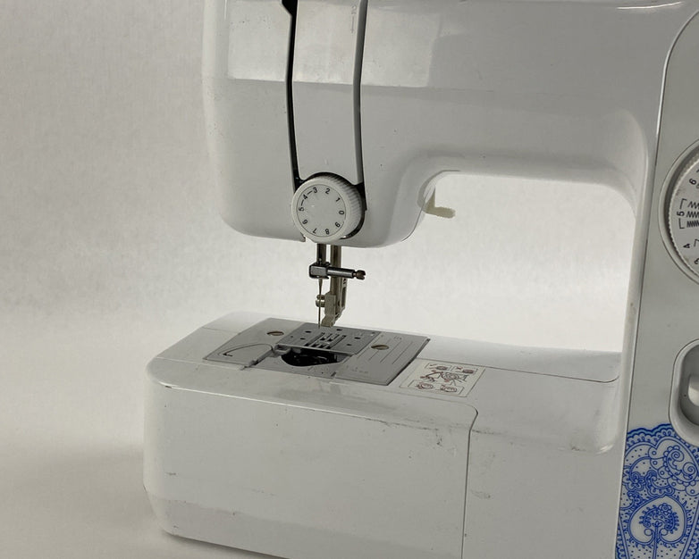 Brother LX3817 Sewing Machine No Foot Pedal No Power Cord parts or Repair