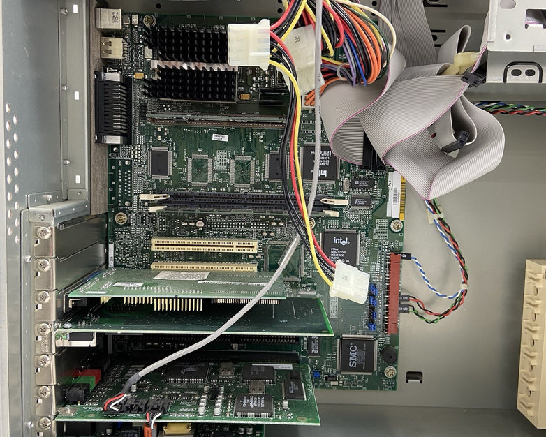 Gateway 2000 LP Mini-Tower Intel Pentium MMX 199MHz 32MB RAM No HDD No OS