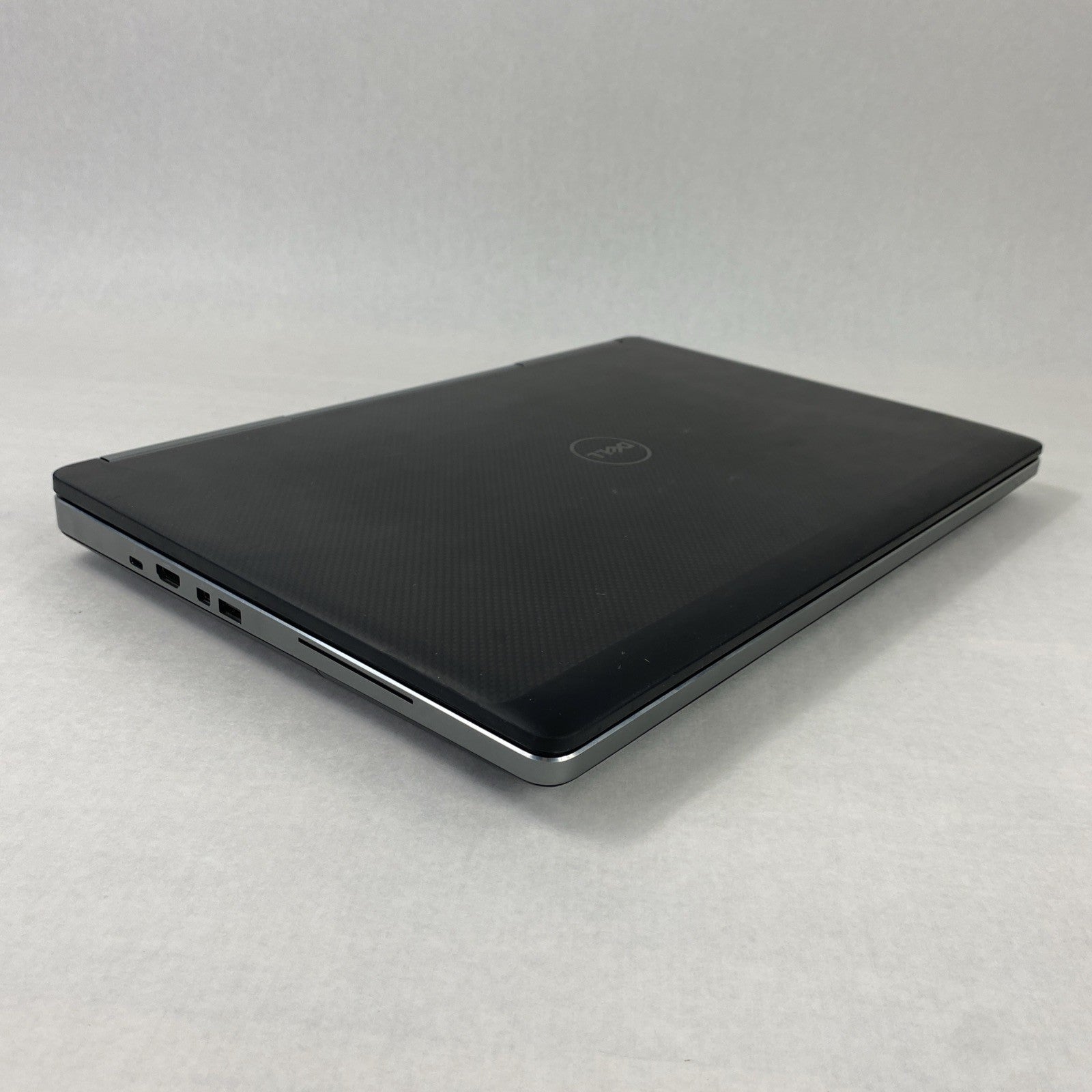 Dell Precision 7710 Intel Xeon E3-1505M v5 2.80 GHz 8 GB RAM 17.3" No HDD No OS