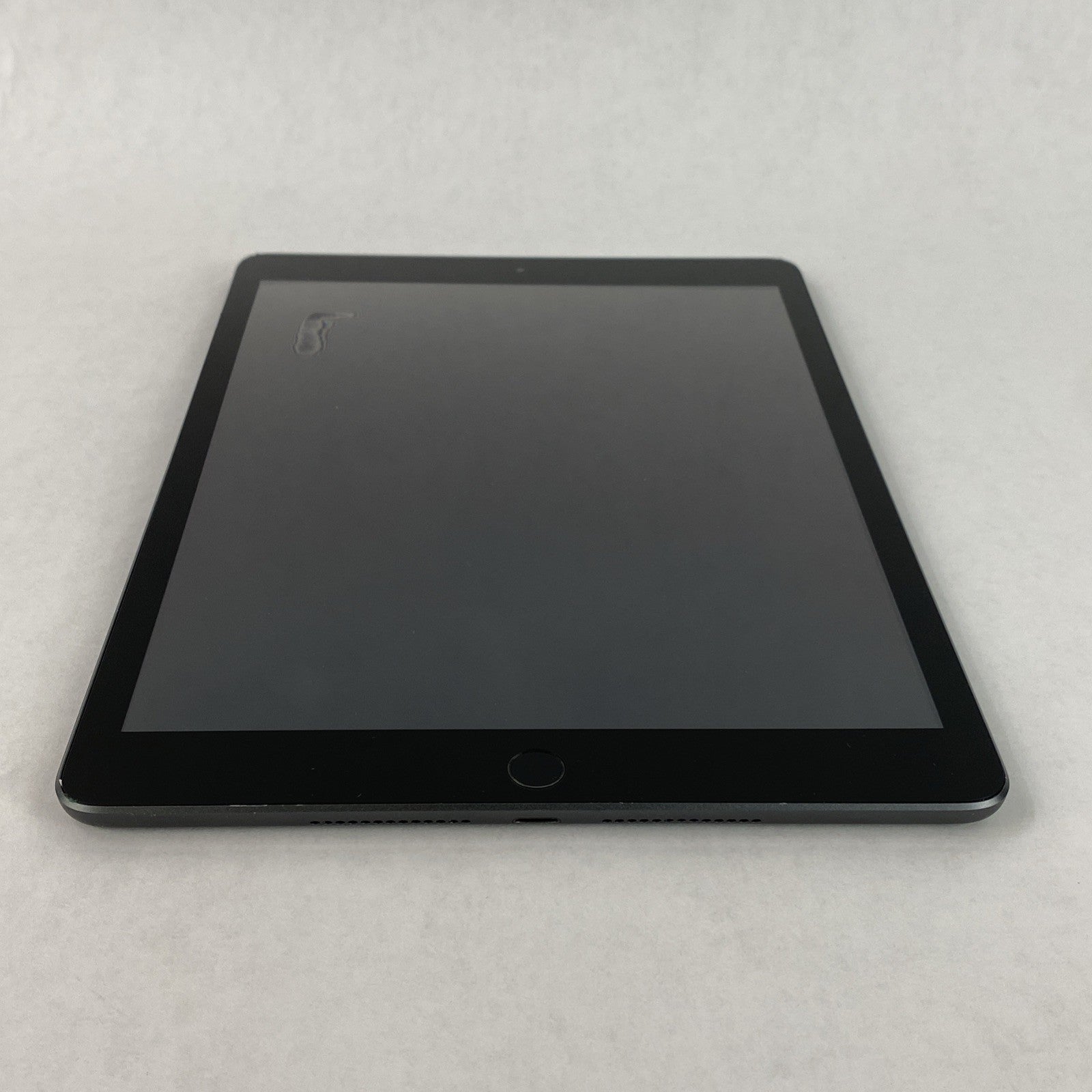 Apple iPad 7th Gen A2197 32GB 10.2" Retina Wi-Fi Space Gray IOS 18.7.811