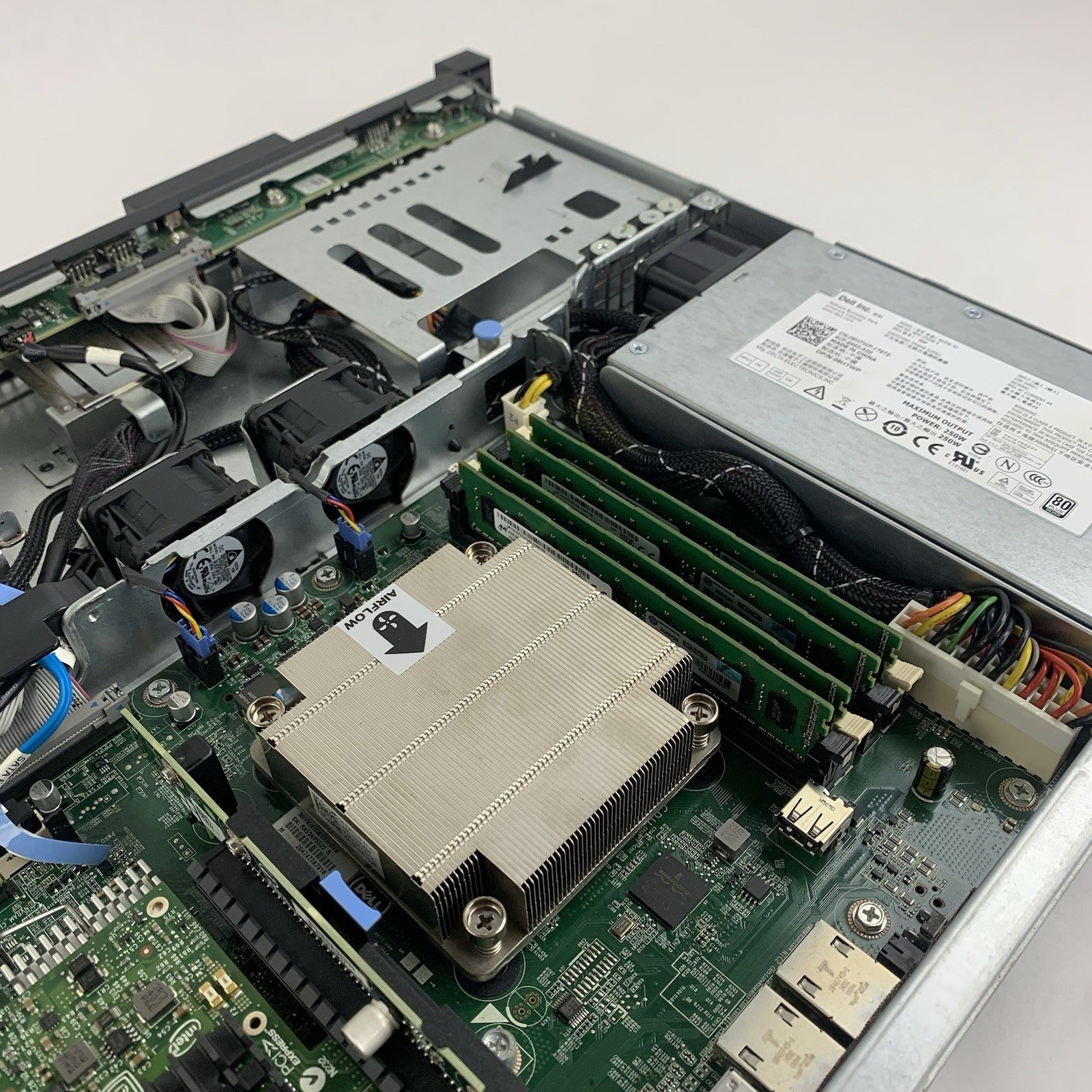 Dell PowerEdge R220 Server 1x Intel i3-1220v3 3.1 GHz 16 GB Ram No HDD No OS15