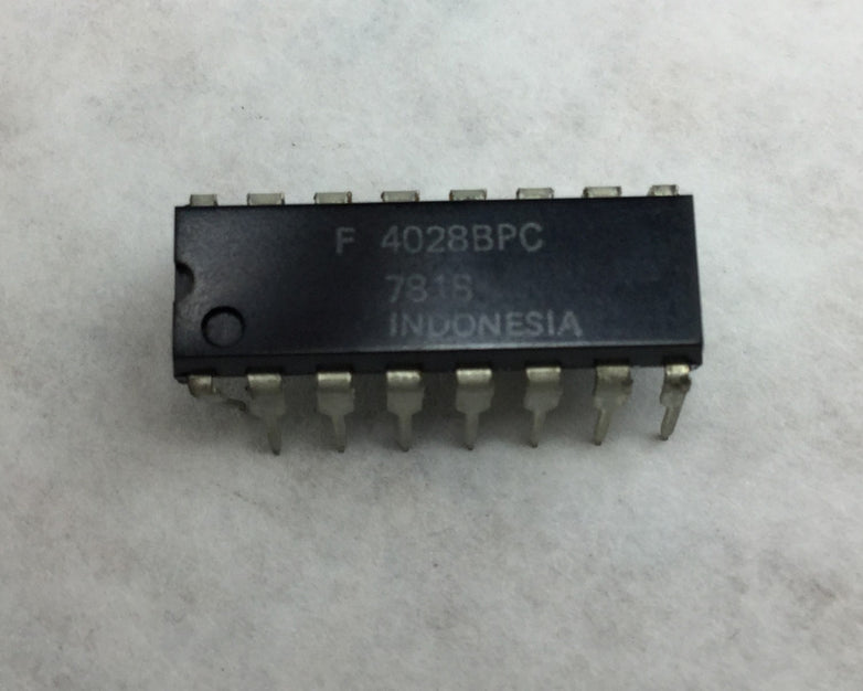 Fairchild 4028BPC Integrated Circuit   16 Pin  Lot of 23