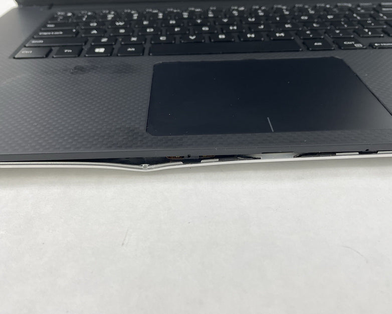 Dell XPS 15 9570 15.6" i5-8300H 2.30 GHz 8 GB RAM No SSD/OS/AC - Bent Bottom