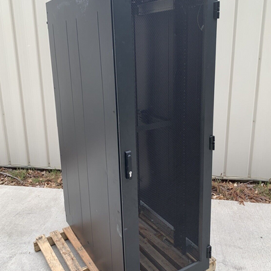 Emerson Knurr DCM Server Rack 42U 78"-48"-28"