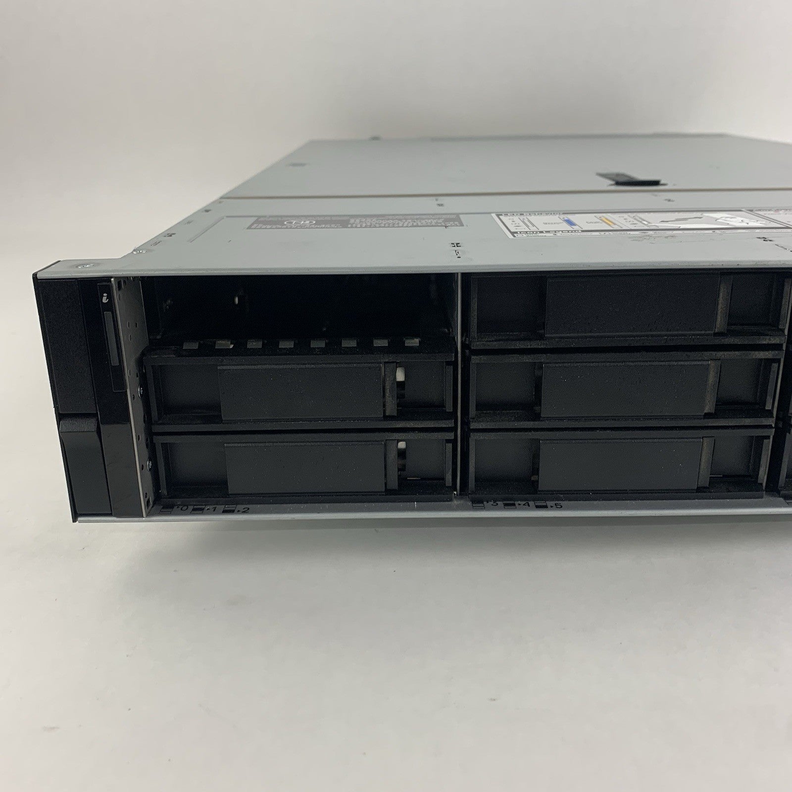 Dell EMC PowerEdge R540 Server 2x Silver 4114 2.10 GHz 64 GB RAM No HDD No OS3