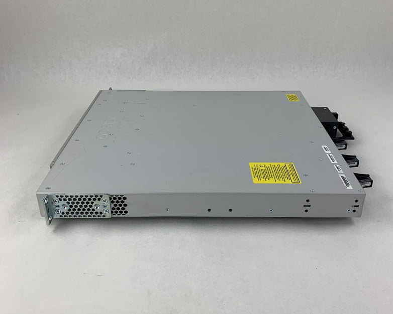 Cisco C9300-48UN-A 48-Port UPoE Ethernet Network Advantage Switch Tested Reset