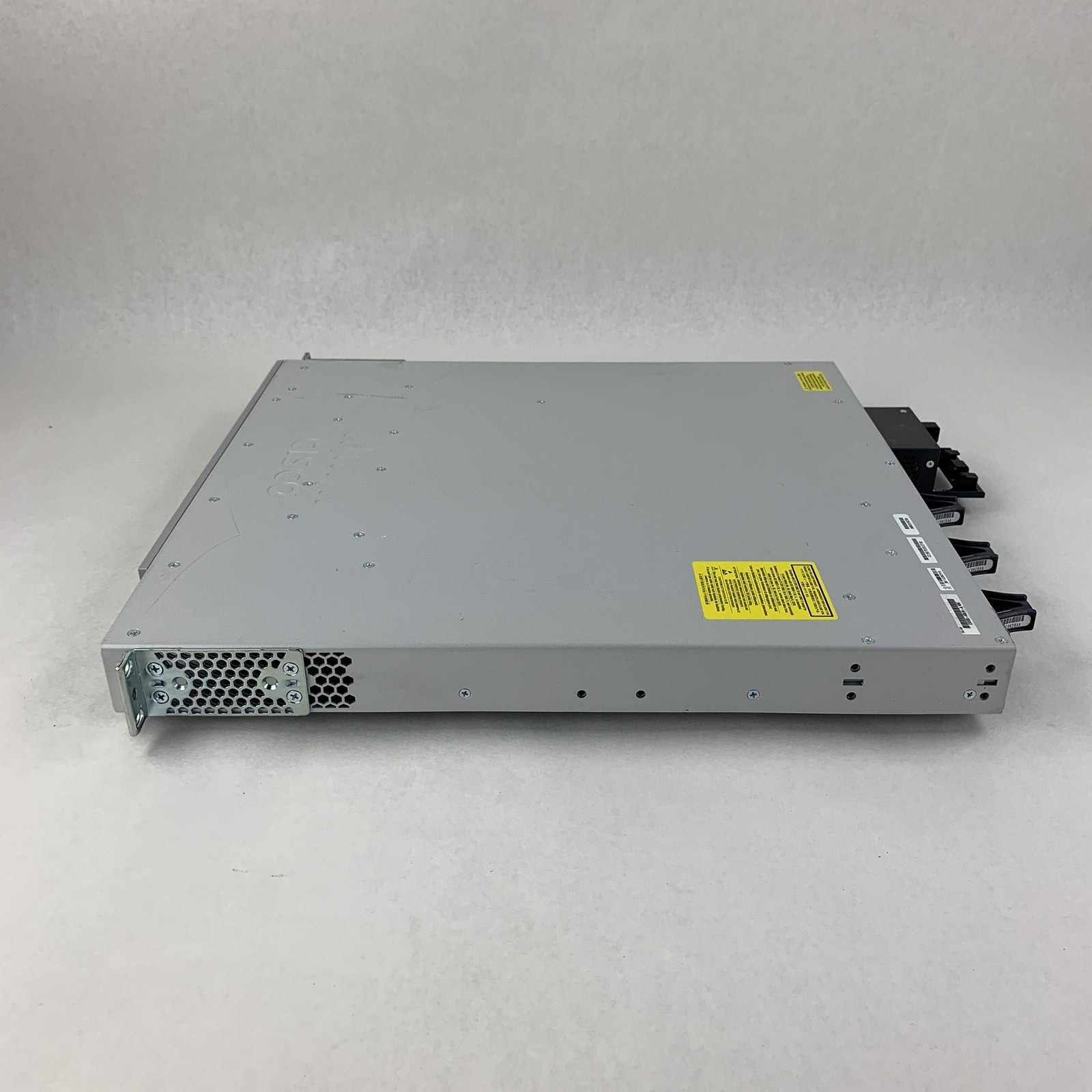 Cisco C9300-48UN-A 48-Port UPoE Ethernet Network Advantage Switch Tested Reset
