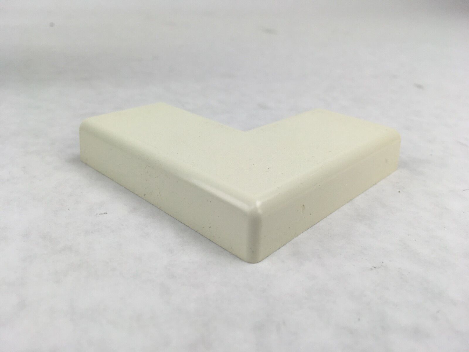 Panduit Pan-Way PRAF6WH-X Right Angle FIT PD6 (Lot of 18)