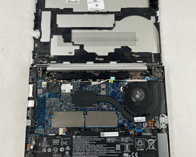 HP mt45 14" AMD Ryzen 3 Pro 3300U 2.10 GHz 4 GB RAM No SSD/OS/AC