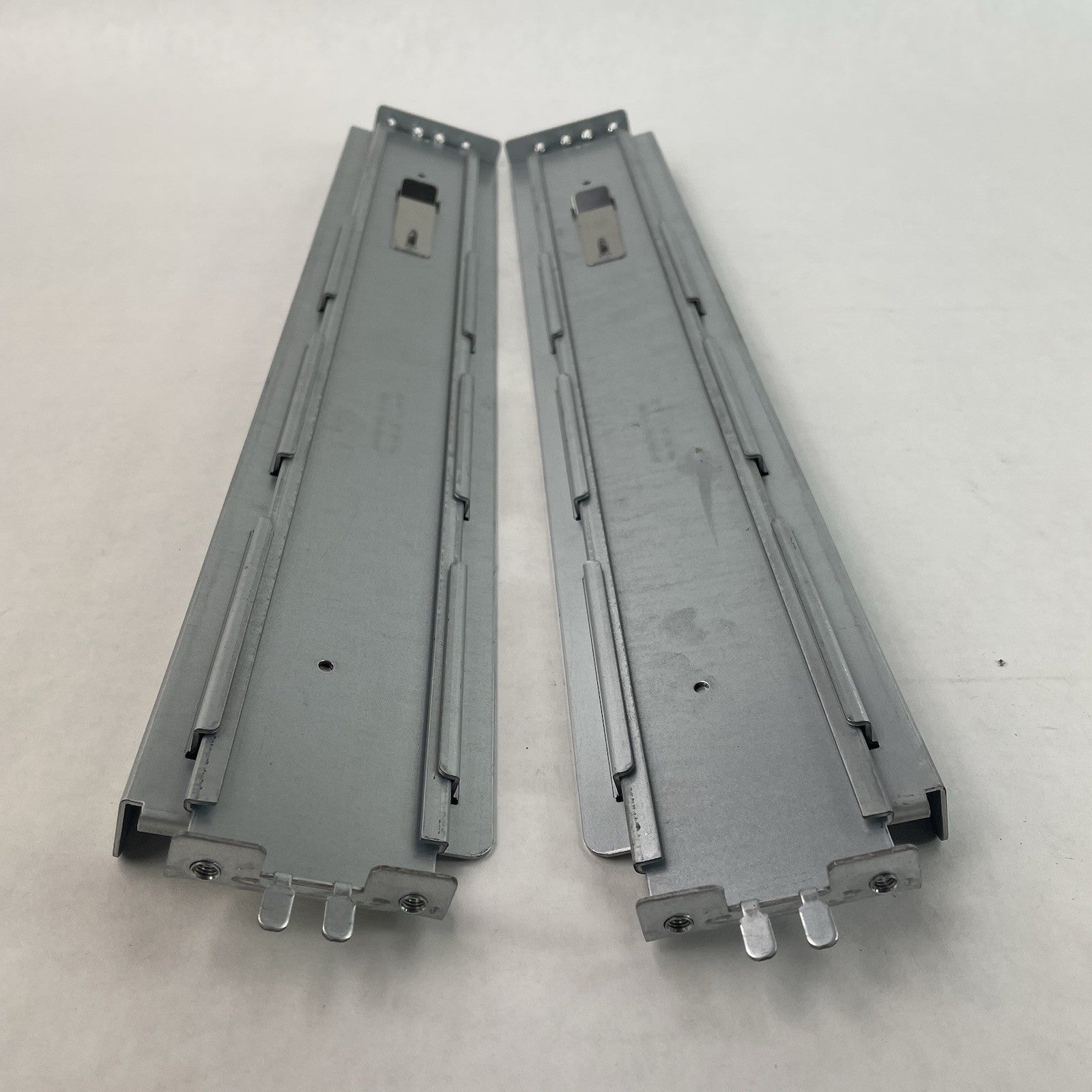 EMC Rack Mount Rail Kit 042-008-267 Mounting Rails Set3